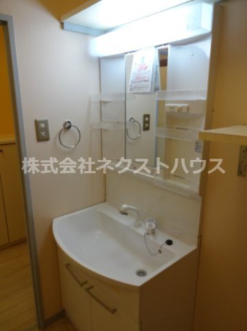洗面設備　別部屋参考写真です