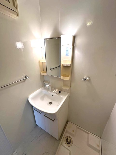 洗面設備　※参考写真※洗髪洗面化粧台で忙しい朝にも寝癖の付いた頭にも優