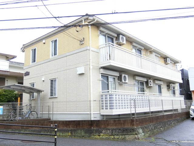 建物外観　横須賀線「保土ヶ谷」駅と相鉄本線「二俣川」駅にアクセス可能な