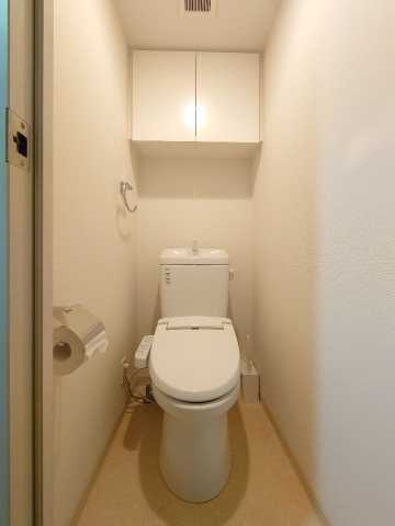 トイレ　別部屋の参考写真となります