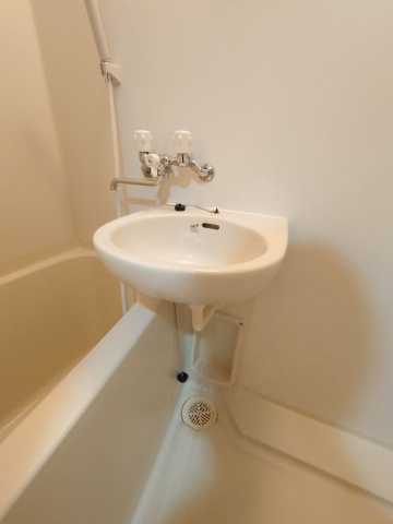 洗面設備　別部屋の参考写真となります