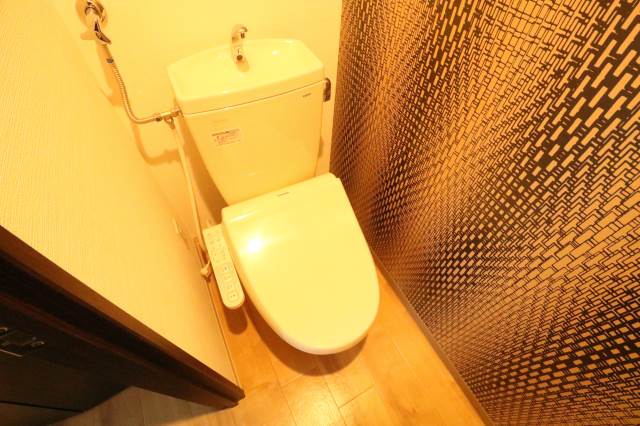 トイレ　ウォシュレット付き♪