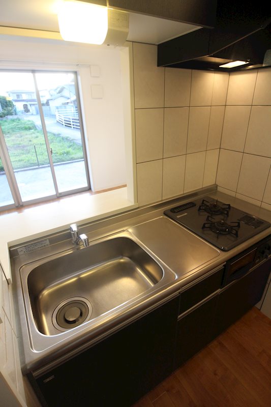 キッチン　※別号室の写真です。システムキッチンです！