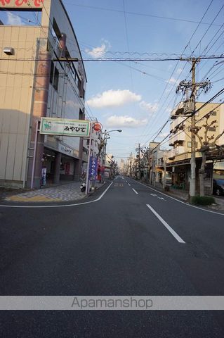 その他　周辺道路（その他）まで2m