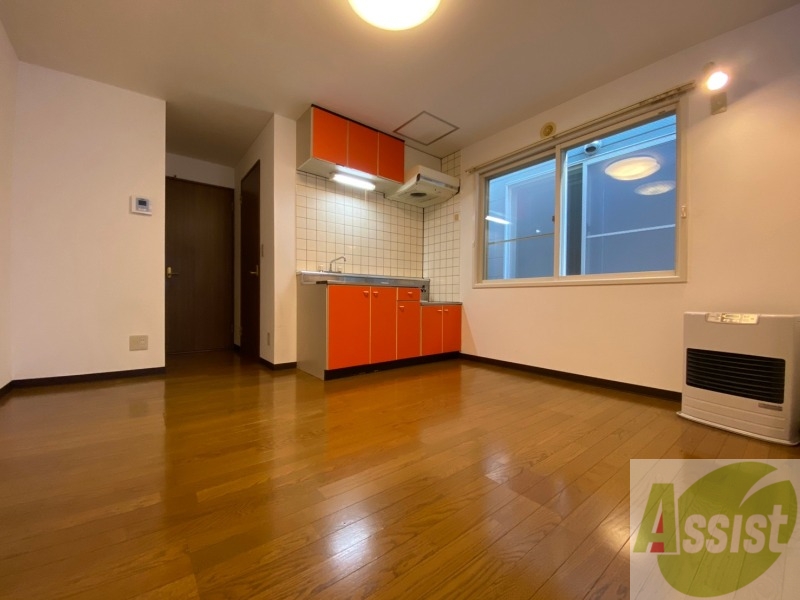 居室・リビング　８．４帖のＬＤＫです。広々として、きれいですね。