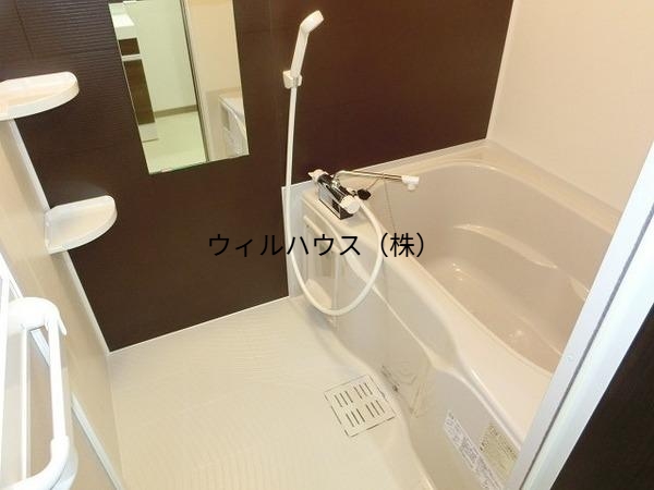 バス・シャワールーム　浴室乾燥機付きバス！