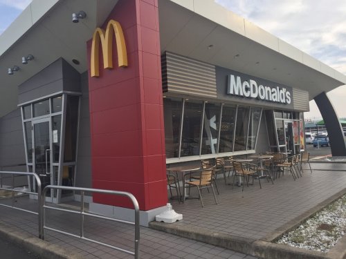 飲食店　マクドナルド　十四山ピアゴ店（飲食店）まで185m