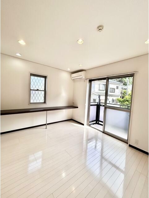 居室・リビング　開放感のあるゆったりとしたお部屋です♪