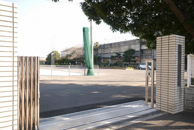 小学校　直方南小学校（小学校）まで1100m