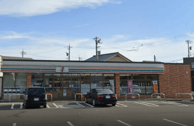 コンビニ　セブンイレブン春江町為国店（コンビニ）まで662m