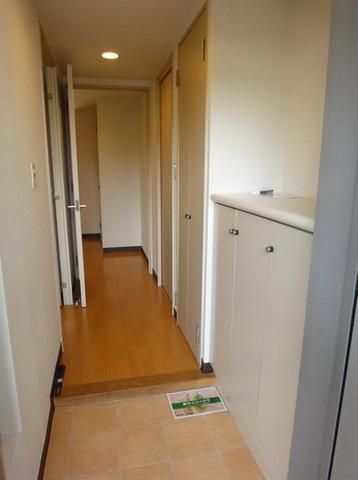 玄関　※同建物　同タイプ間取り　別室設備施工例　現況優先