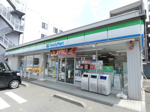 コンビニ　ファミリーマート（コンビニ）まで202m