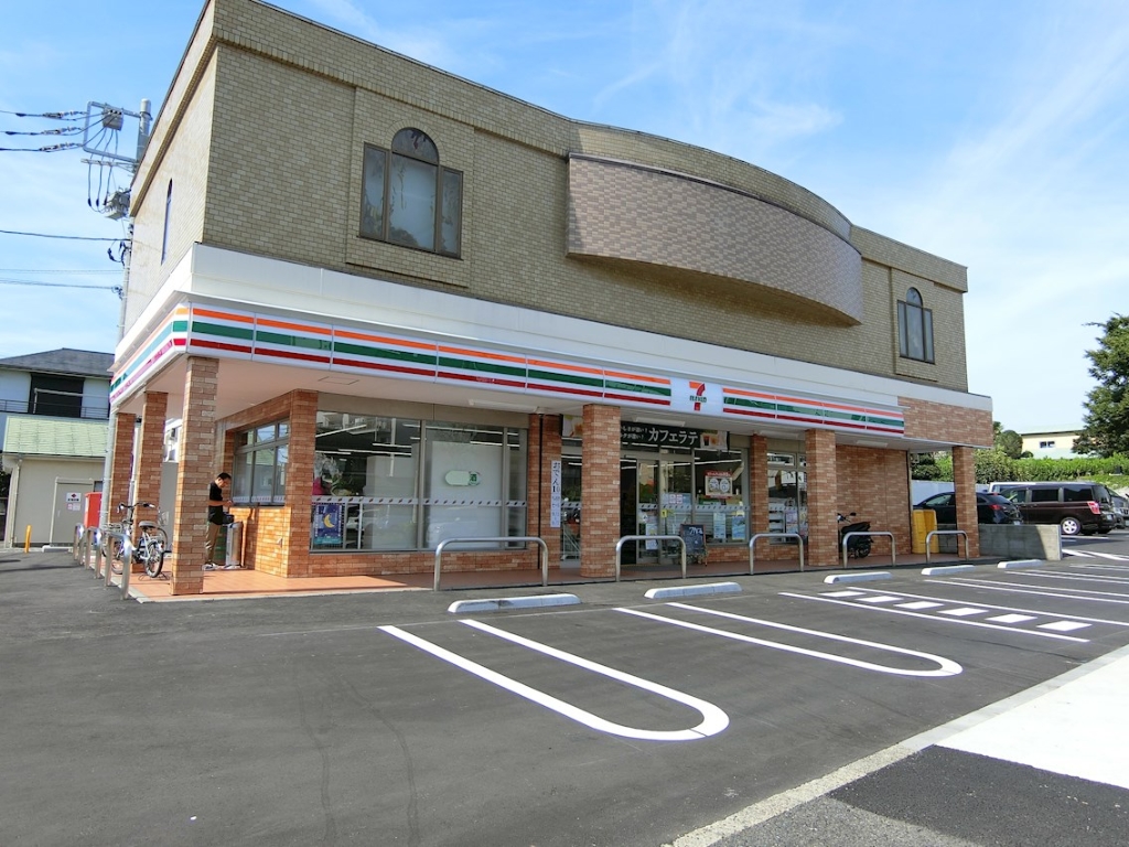 コンビニ　セブンイレブン 南町田1丁目店（コンビニ）まで311m
