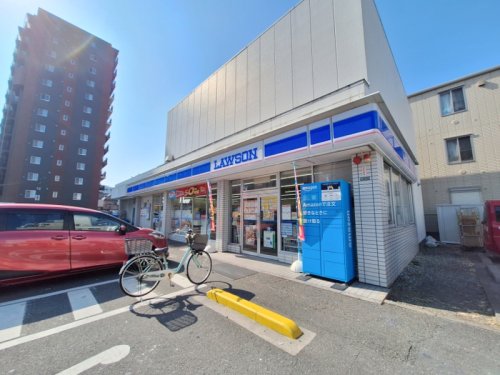 コンビニ　ローソン 足立谷在家店（コンビニ）まで180m