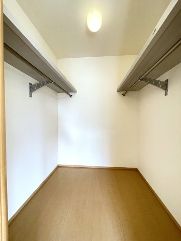 収納　ウォークインクローゼット