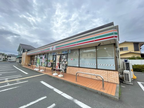 コンビニ　セブンイレブン 春日部豊町6丁目店（コンビニ）まで1057m