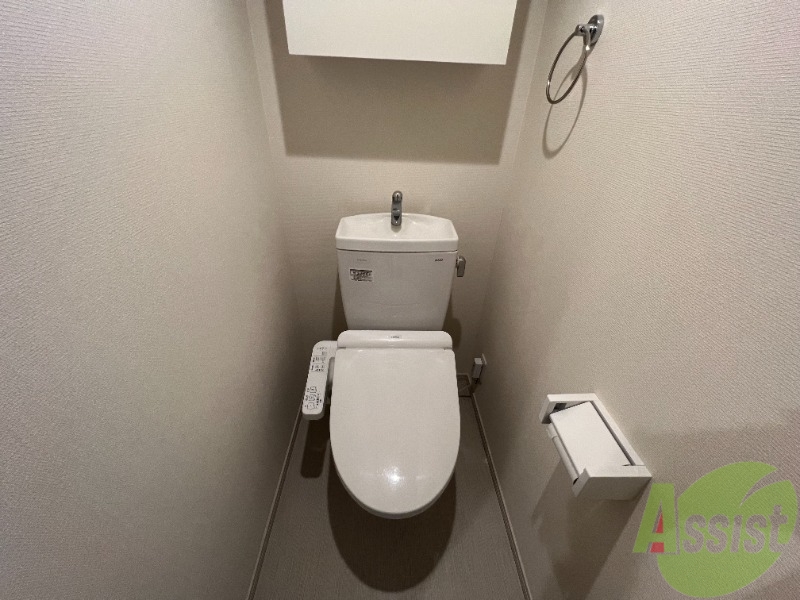 トイレ　ウォシュレット機能がついたトイレです。安心して使用できますね