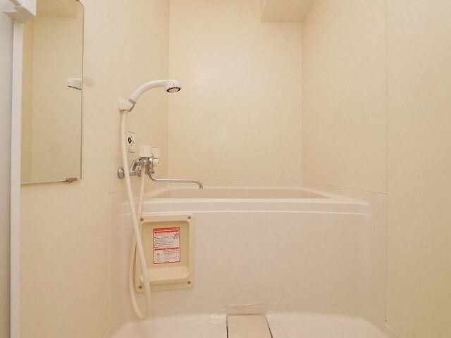 バス・シャワールーム　※写真は別号室です。