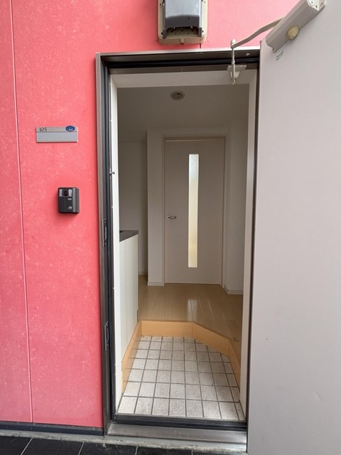 玄関　【玄関】原状回復工事前の写真です