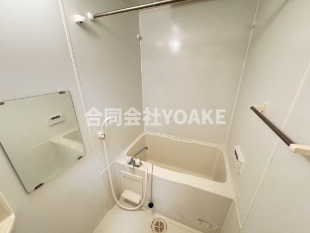 バス・シャワールーム　2階のお部屋の写真となります。現況優先。