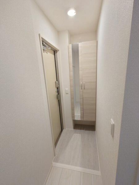 ロイヤルステージ横浜町の玄関写真