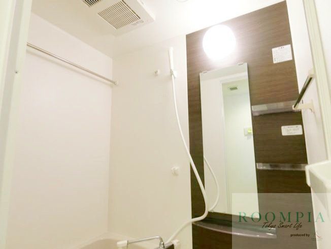 バス・シャワールーム　※同タイプの別のお部屋です。