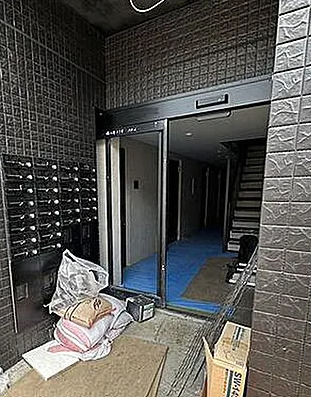 エントランス　建物の内部です