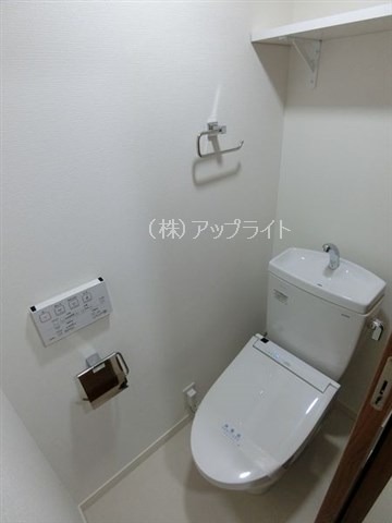 トイレ　温水洗浄便座