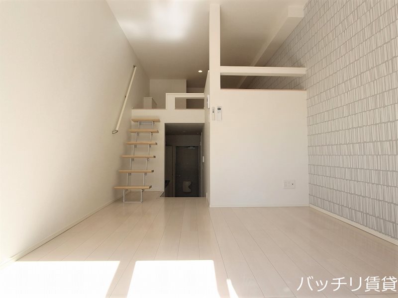 居室・リビング　別号室タイプの為、現状を優先致します。