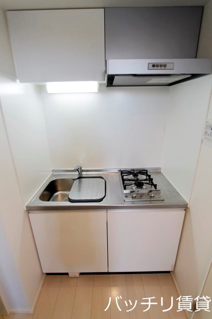 キッチン　別号室タイプの為、現状を優先致します。