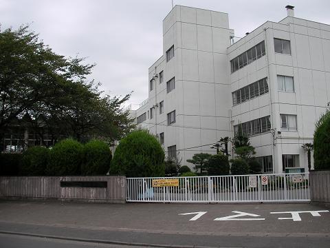 小学校　深谷市立上柴西小学校（小学校）まで377m