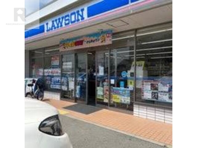 コンビニ　ローソン豊中立花町三丁目店（コンビニ）まで749m