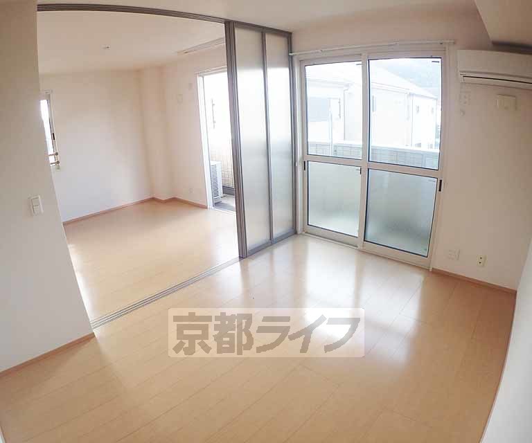 居室・リビング　広々としているお部屋です