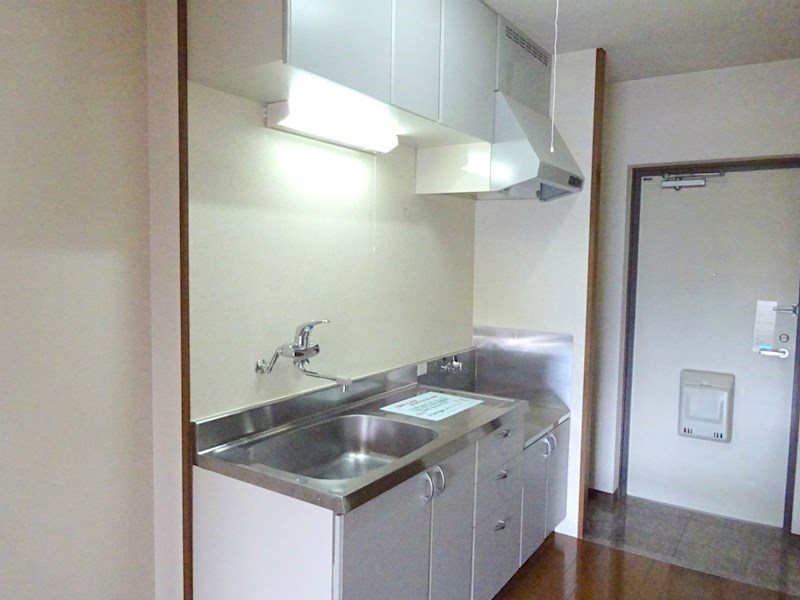 キッチン　※同タイプのお部屋です