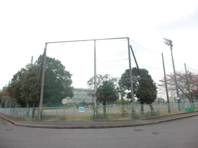 中学校　厚木市立林中学校（中学校）まで5049m