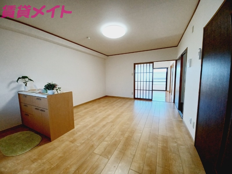 居室・リビング　同型参考写真
