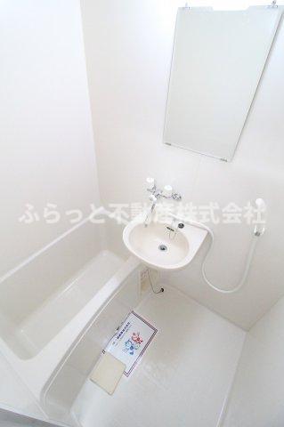 バス・シャワールーム　ゆったり過ごせるお風呂です