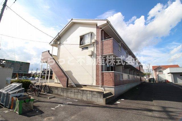 建物外観　落ち着いた雰囲気の外観です