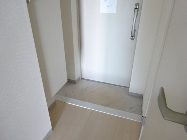玄関　別部屋同タイプのお写真から物件の雰囲気をご参考くださいませ。