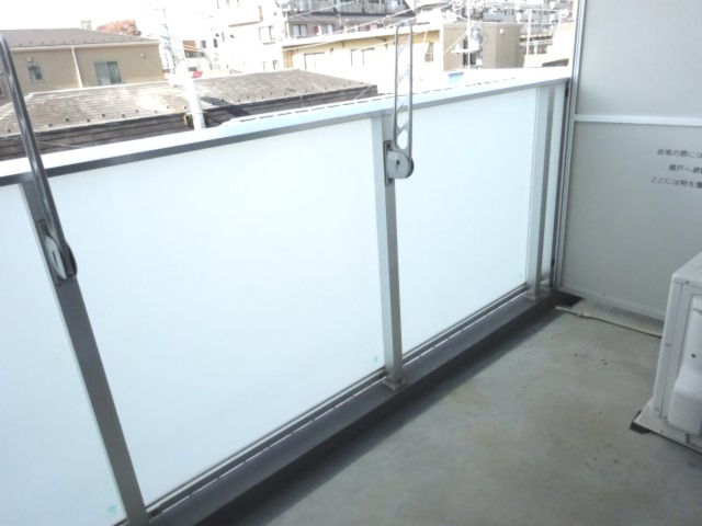バルコニー　別部屋同タイプのお写真から物件の雰囲気をご参考くださいませ。