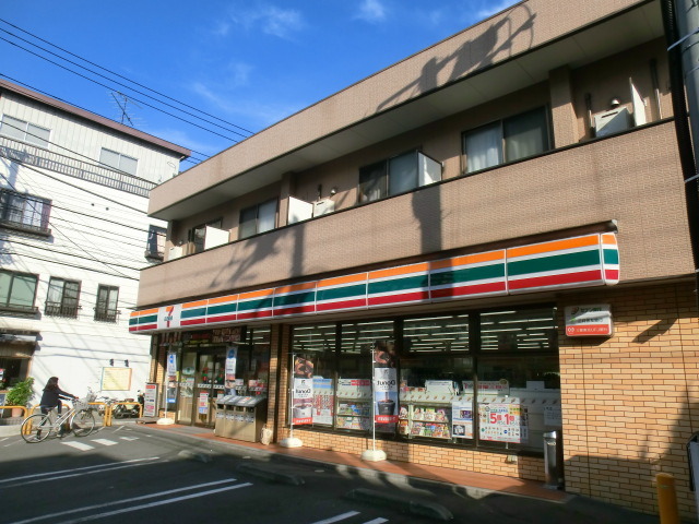 コンビニ　セブンイレブン南八幡店（コンビニ）まで780m