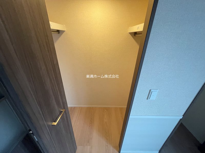 収納　ウオークインクローゼット♪