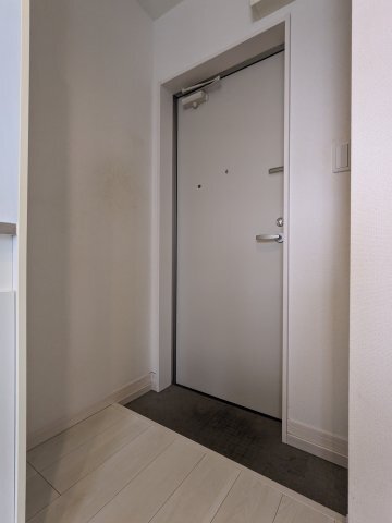 その他　★広々スペースの玄関★