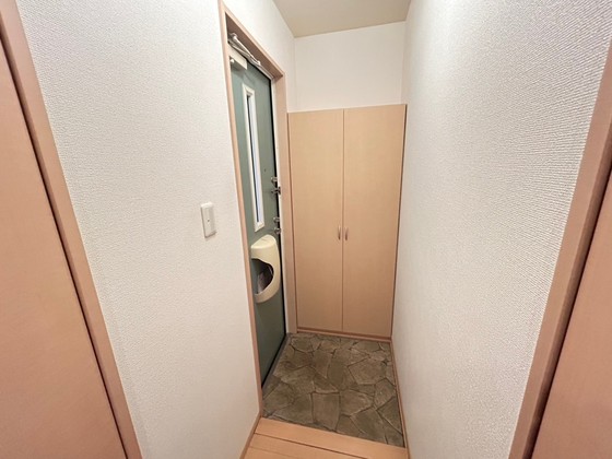 玄関　※別号室の写真です