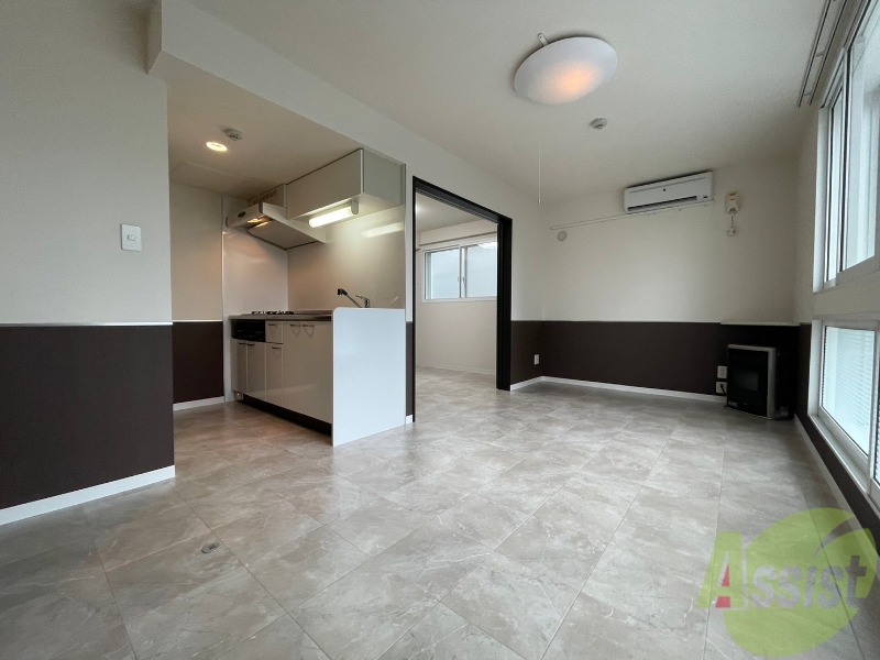 居室・リビング　広くてキレイなお部屋が広がっていて、充実した生活が送れそう。