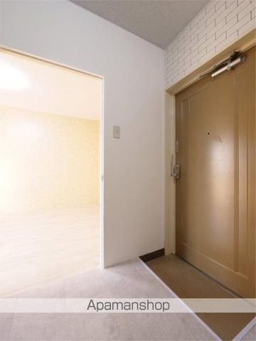 ル・クール瀬戸II棟の玄関写真