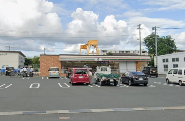 コンビニ　セブンイレブン　浜松初生町追分店（コンビニ）まで300m