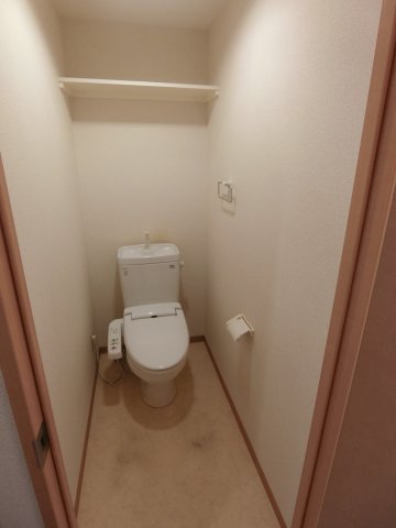 東急東横線 武蔵小杉駅 徒歩8分 5階建 築19年のトイレ写真