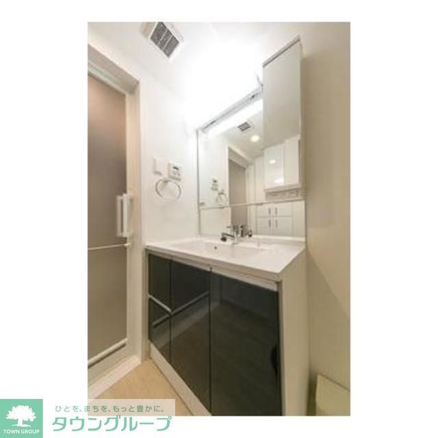 洗面設備　※写真は同タイプ住戸です。