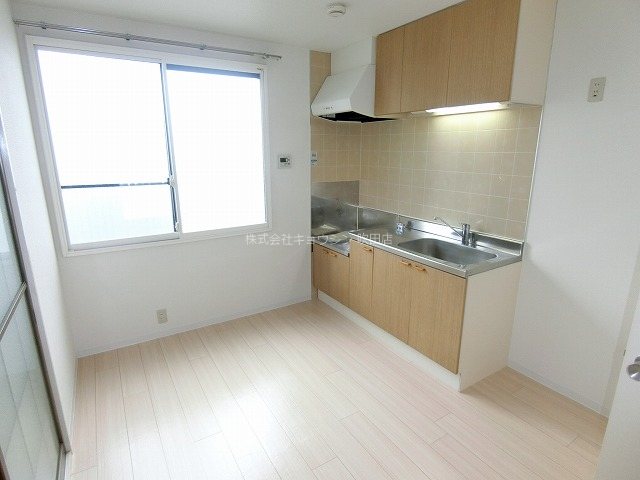 阪急京都線 総持寺駅 徒歩15分 2階建 築34年のキッチン写真